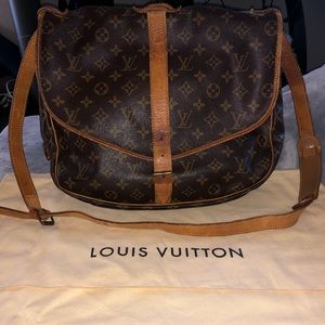 Louis Vuitton Saumur 35 Crossbody